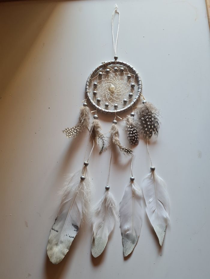 Attrape rêve. Longueur 35 cm. Diamètre 11 cm. Blanc gris. - photo numéro 3