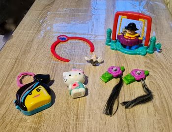 Lot de Petits Jouets et Accessoires - Hello Kitty, Lego Movie, Figurines