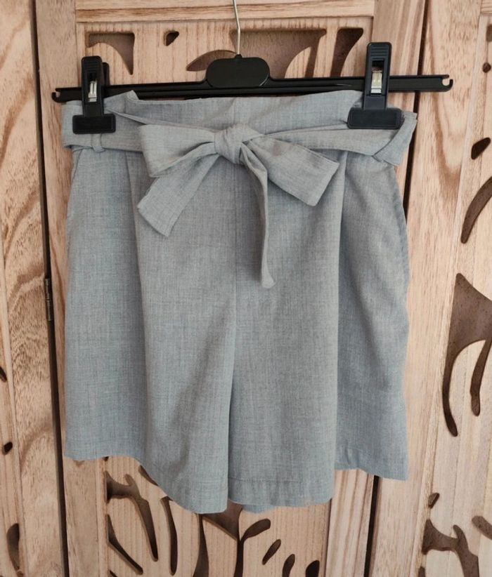 Short gris clair, nouette T S Pull & Bear - photo numéro 3