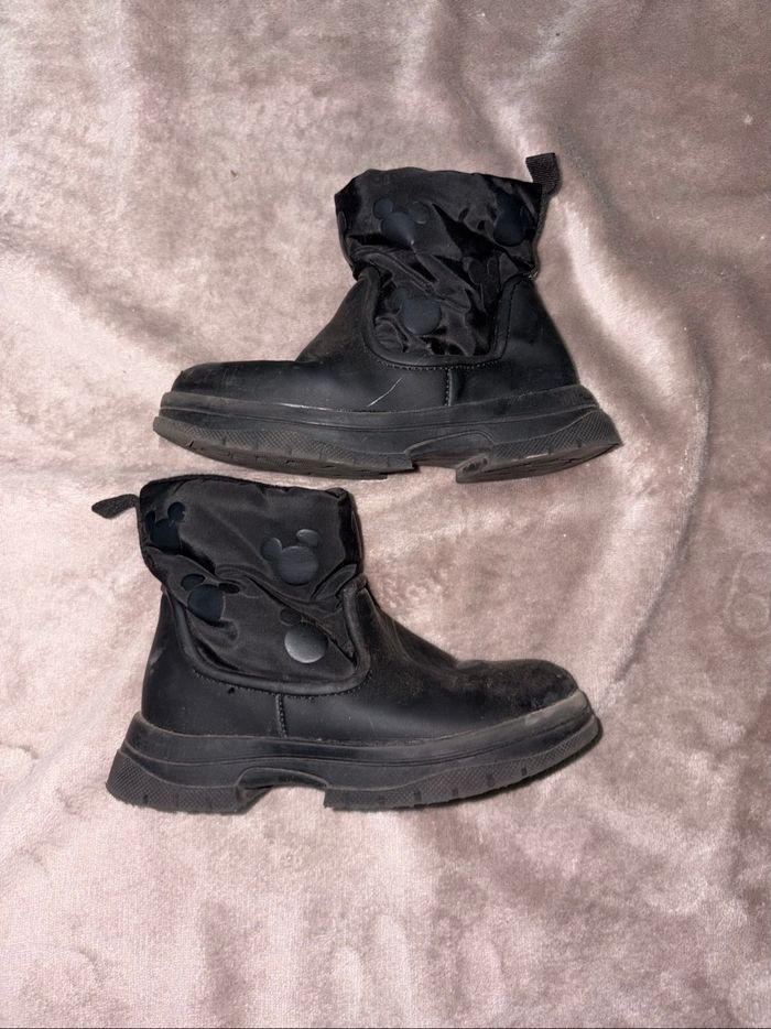 Bottines fille Zara Mickey taille 25 noir en bon état