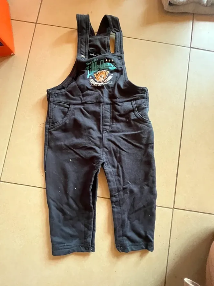 Salopette taille 18 mois (80 cm)