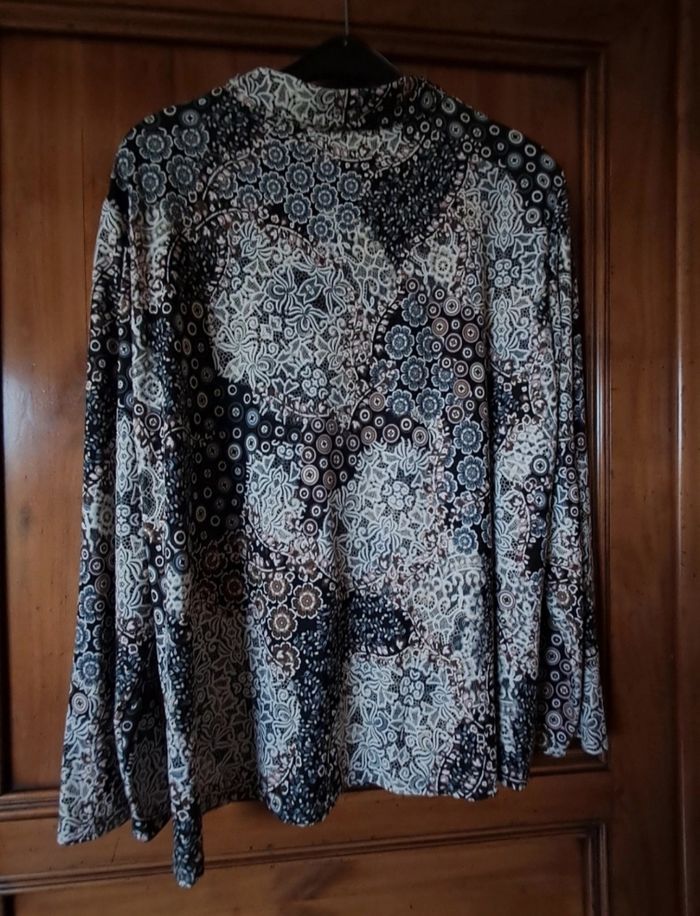 Chemise NEUVE pour femme taille 50 - photo numéro 2