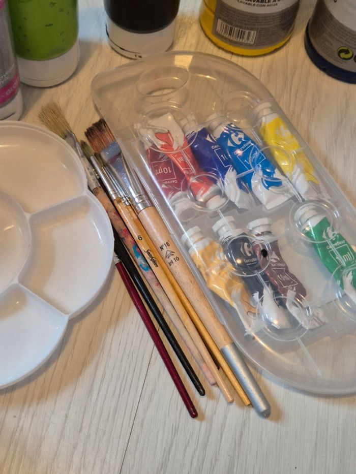 Gros lot de peinture acrylique et gouache pinceaux et palette - photo numéro 11