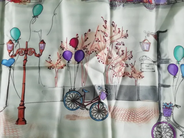 Carré de soie foulard chic longchamp vélo bike Paris glam - photo numéro 3