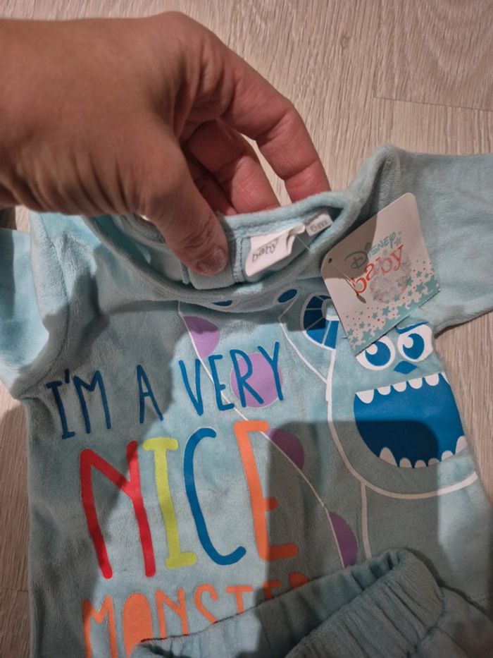 Pyjama neuf 6 mois - photo numéro 3