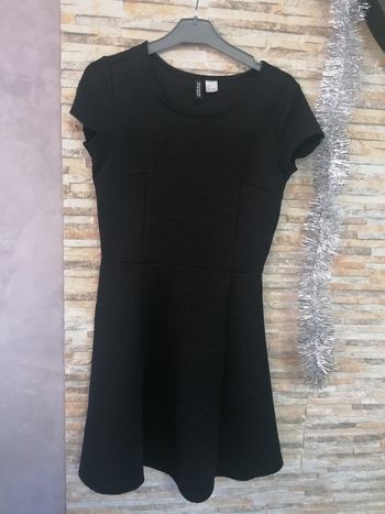 Robe noire taille 36 H&M