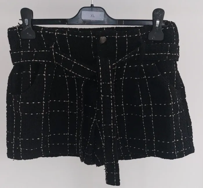 Short tweed
