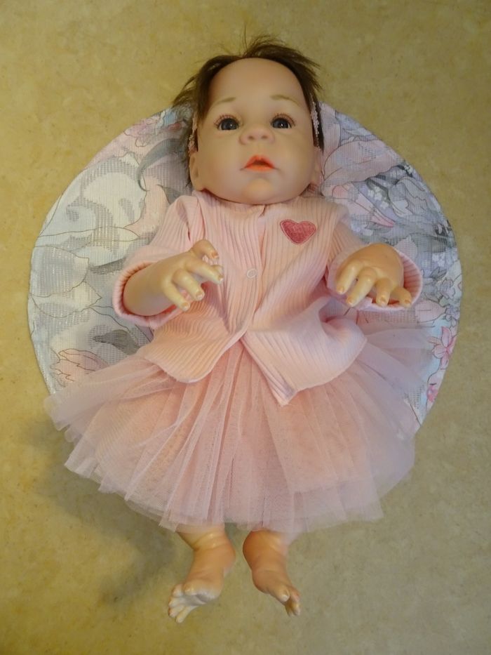 Poupée reborn réaliste fille 43cm - photo numéro 2