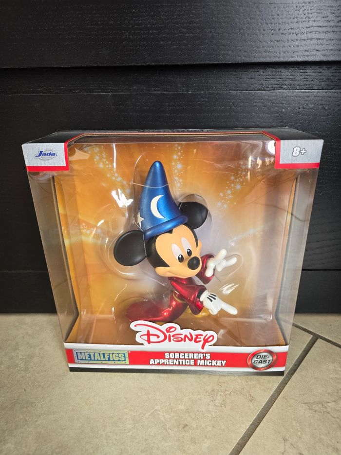 figurine Mickey sorcier 15 cm Disney