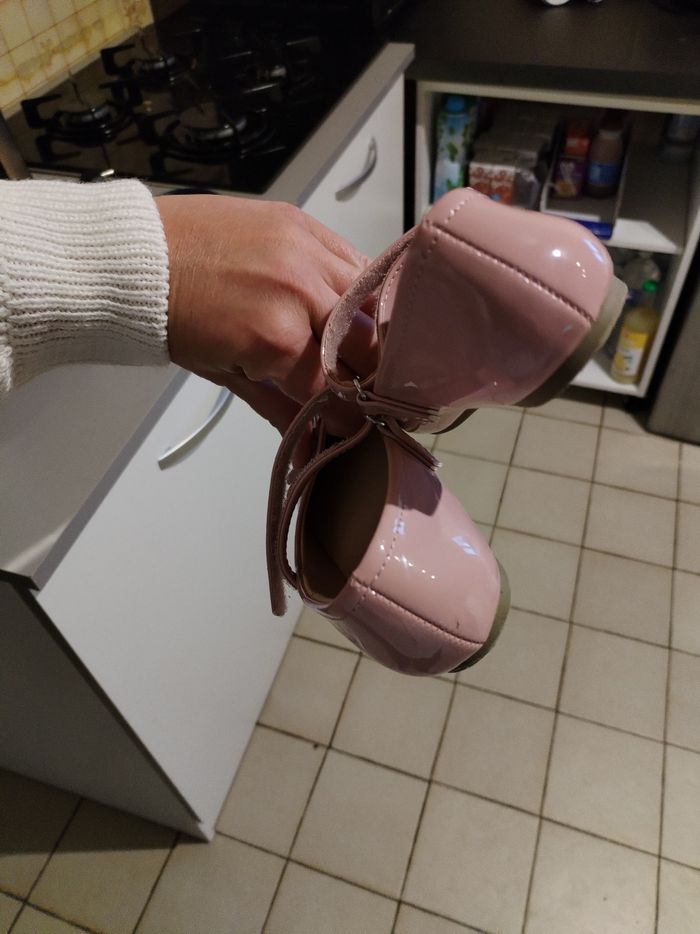 Chaussures vernies 29 neuves - photo numéro 4