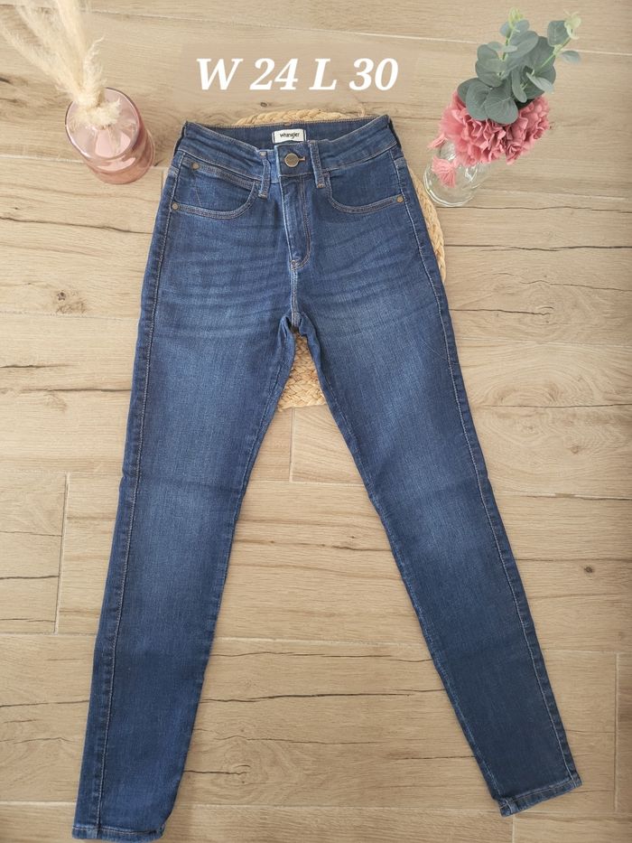 🌸Jean skinny Wrangler W 24 L30