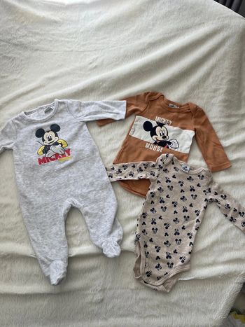 Pyjamas + bodys 3 mois