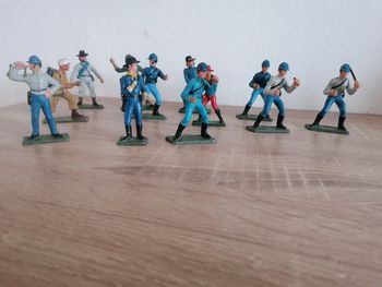 Lot de 12 soldats plastiques startux