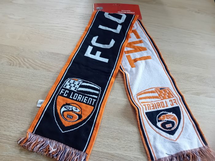 Echarpe supporter FC Lorient - Neuve - photo numéro 4