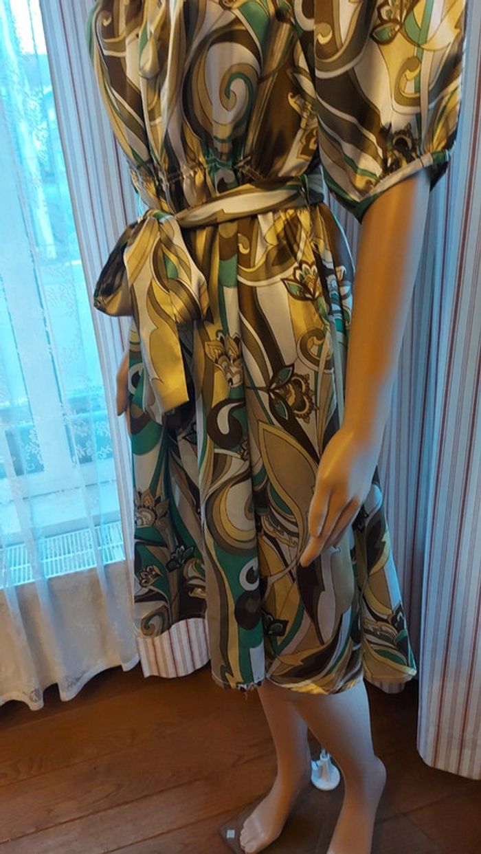 Robe satiné Vue sur Mer taille 42 - photo numéro 7