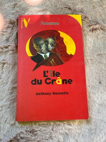 Livre LÎle du Crâne