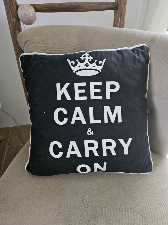 Coussin Keep Calm & Carry On