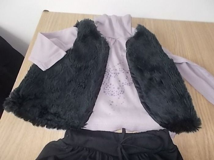 short avec sous pull  et bolero