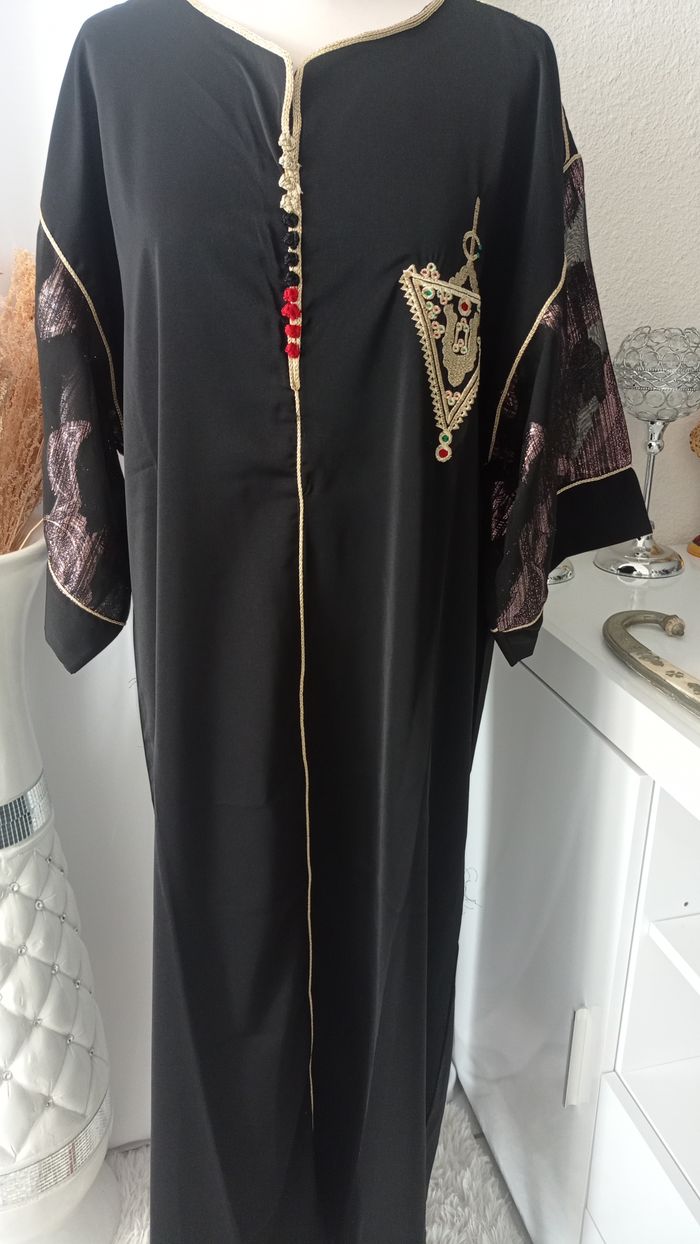 Gandoura Marocaine en Crêpe de Soie – Caftan  Manches Tlija - photo numéro 3