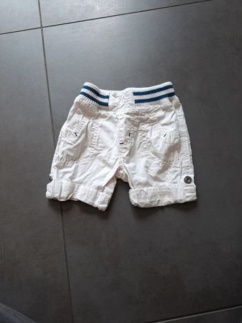 Joli short élastiqué 3 pommes 6 mois