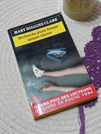 Recherche jeune femme aimant danser de Mary Higgins clark