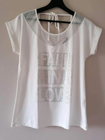 T Shirt avec lien dans le haut du dos Kiabi T. M