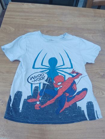 T-shirt spiderman 6-8 ans