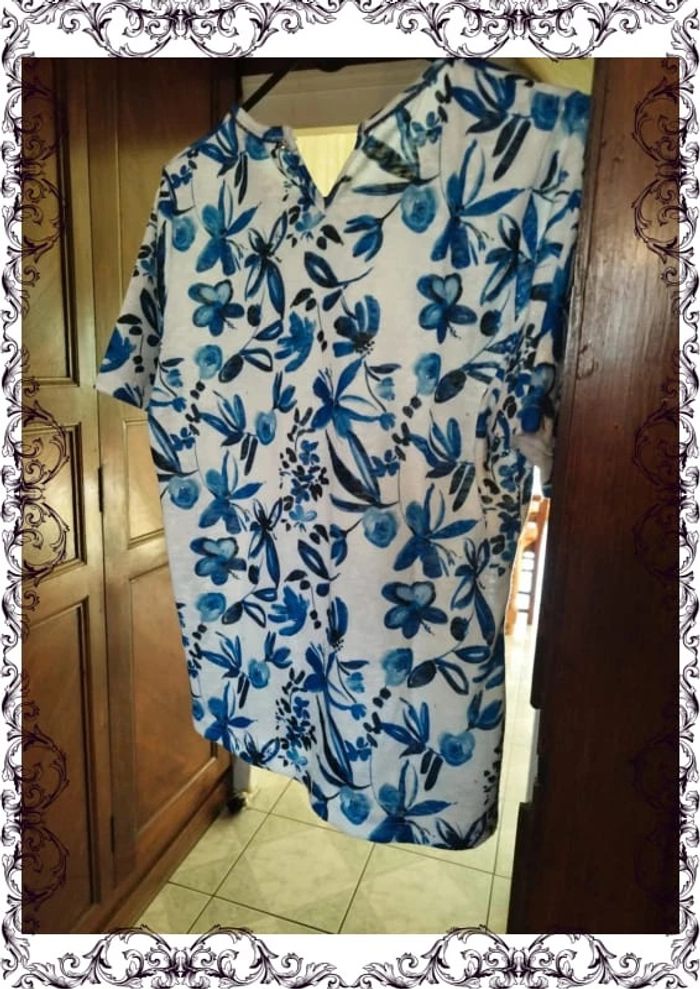 T-shirt col rond blanc et bleu fleuri taille 34/36 - photo numéro 11