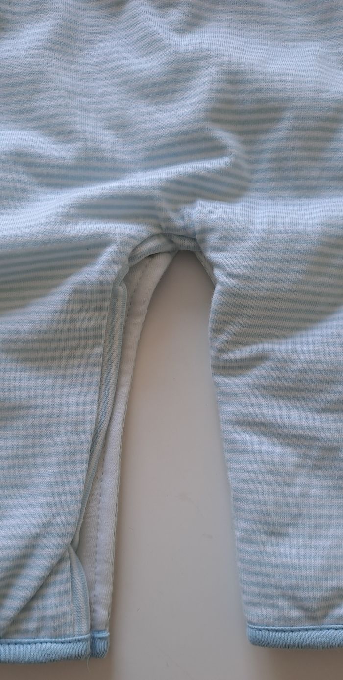 Tenue bébé bleu ciel - Neuf avec étiquette 6 mois - photo numéro 2