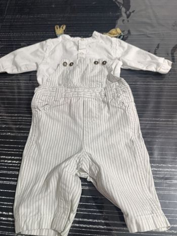 Ensemble salopette et chemise blanche taille 1  mois