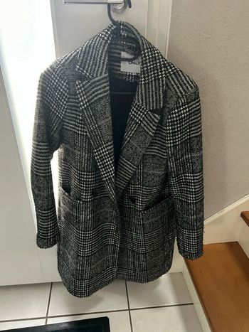 Manteau only