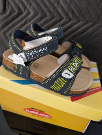 Sandales d'été garçon. Taille 26. Neuf. Balducci