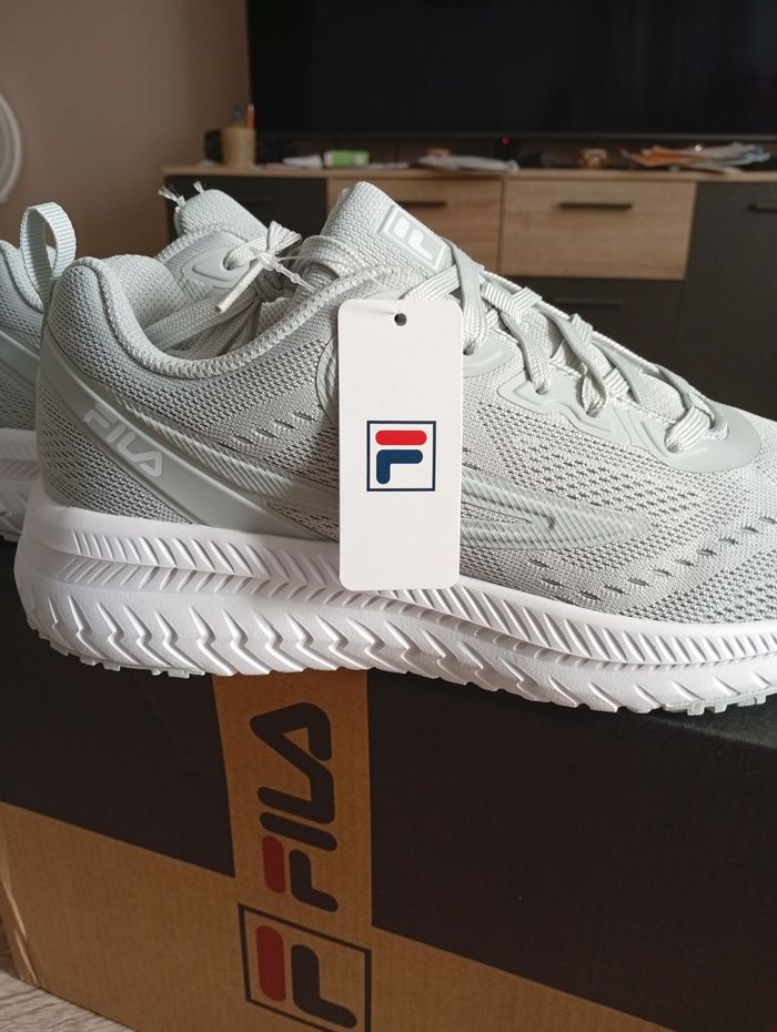 FILA neuves - photo numéro 2