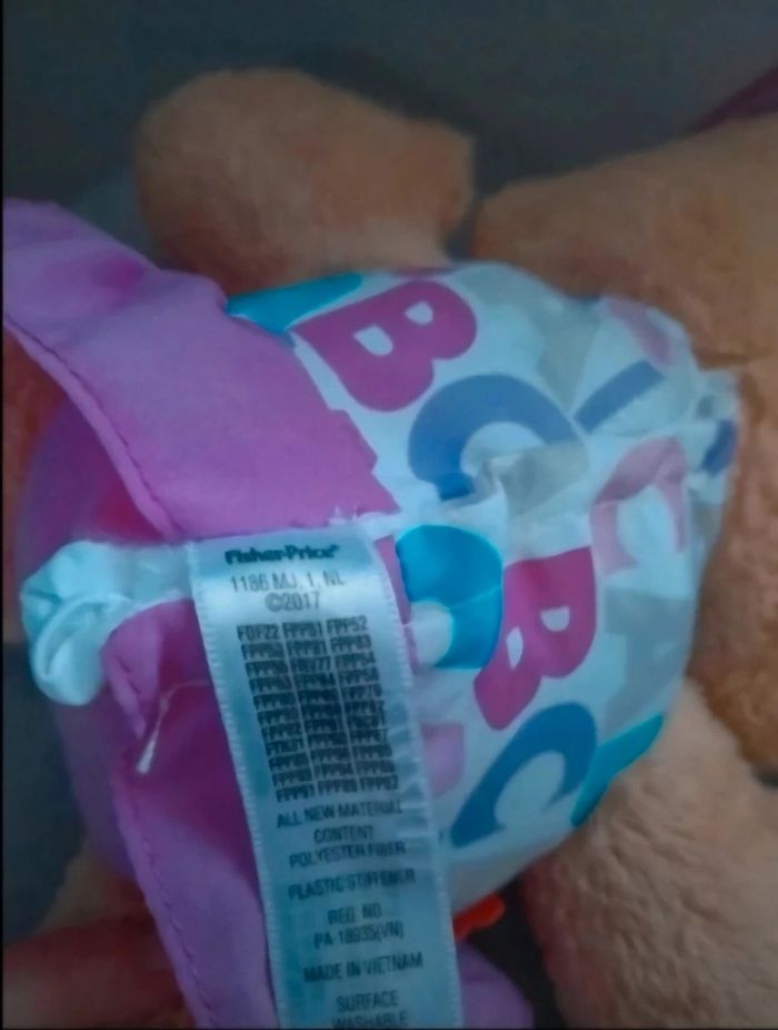 Peluche interactive bébé - photo numéro 3