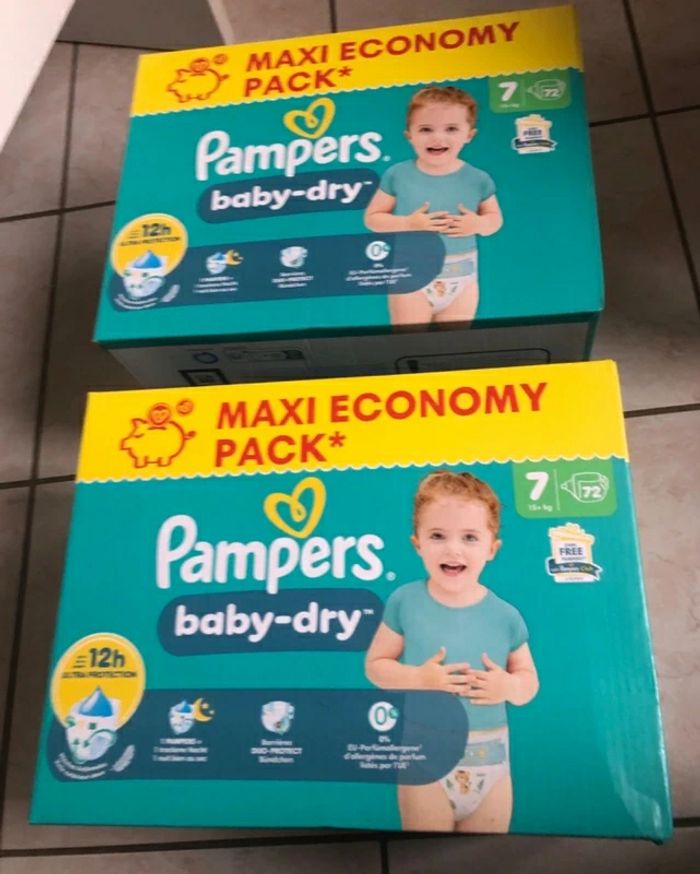 LOT DE 144 COUCHES PAMPERS BABY DRY TAILLE 7 NEUFS DANS L'EMBALLAGE