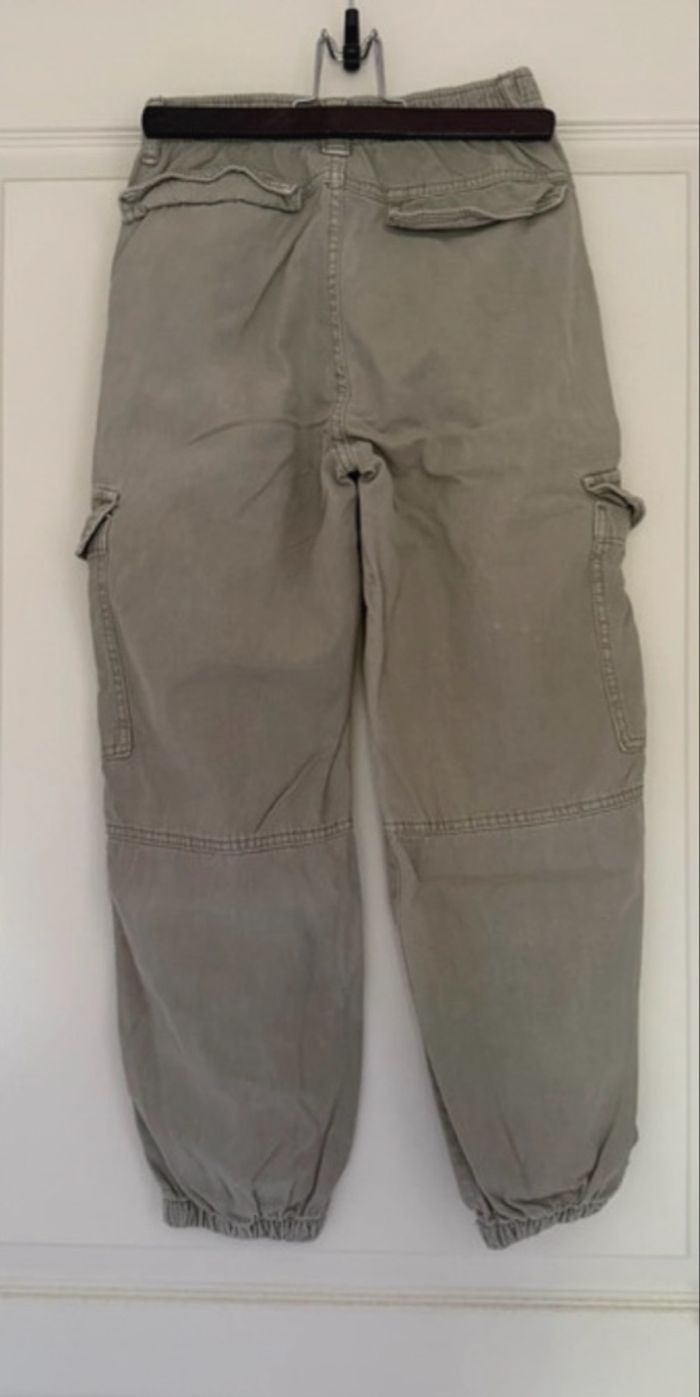 Pantalon cargo Bershka vert clair - photo numéro 2