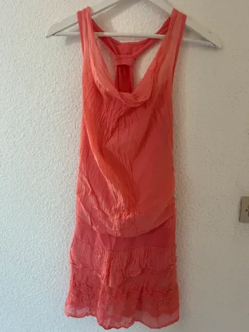 Robe d’été rose à dentelle