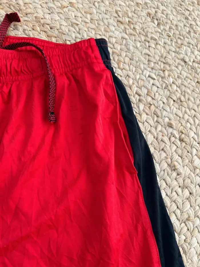 Short Garçon Under Armour Loose Noir & Rouge | Taille 16 ans | Très Bon État | Sport Casual | R23 - photo numéro 10