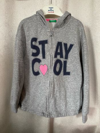 Gilet à capuche gris 🩷 paillettes 130 cm United Colors of Benetton