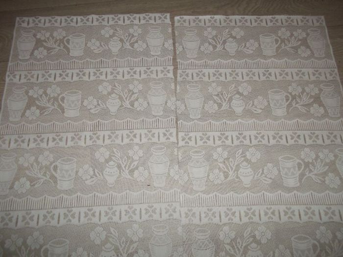 Paire de rideaux passe tringle, blancs motifs "pots et potiches" 50 x 83 NEUFS