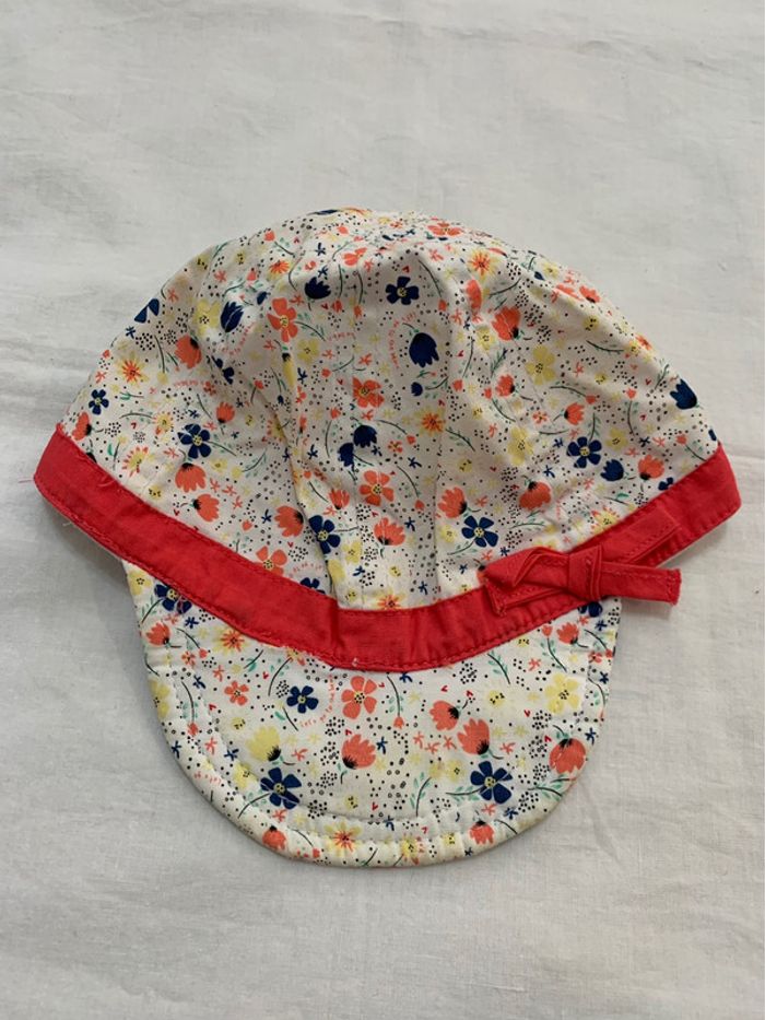 Casquette fleurie