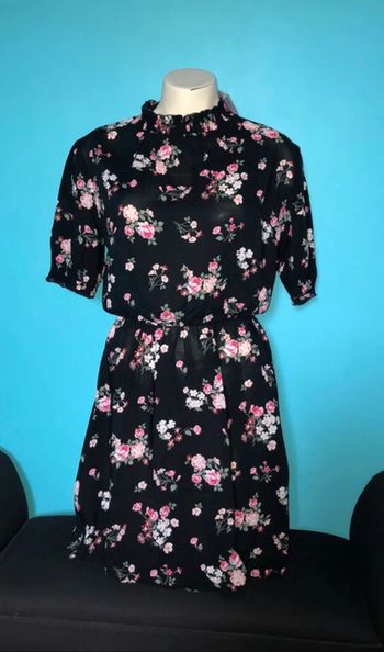 Robe fleurie tezenis 🌺 taille 36 neuf avec étiquette