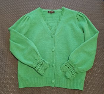 Gilet vert détails dentelle