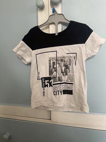 Tee shirt tissaia , très bon état, 4 ans