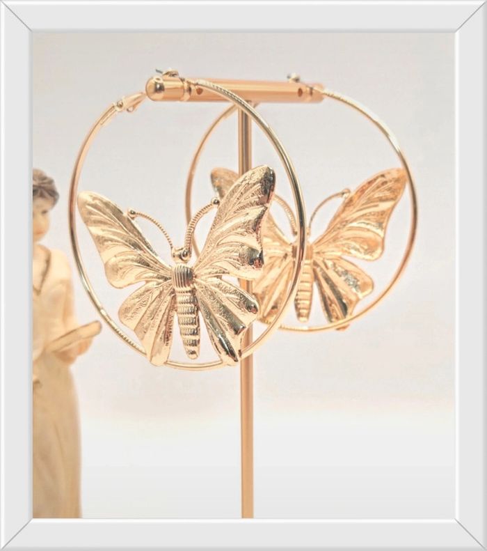 Boucles d'oreilles créoles papillon - photo numéro 3