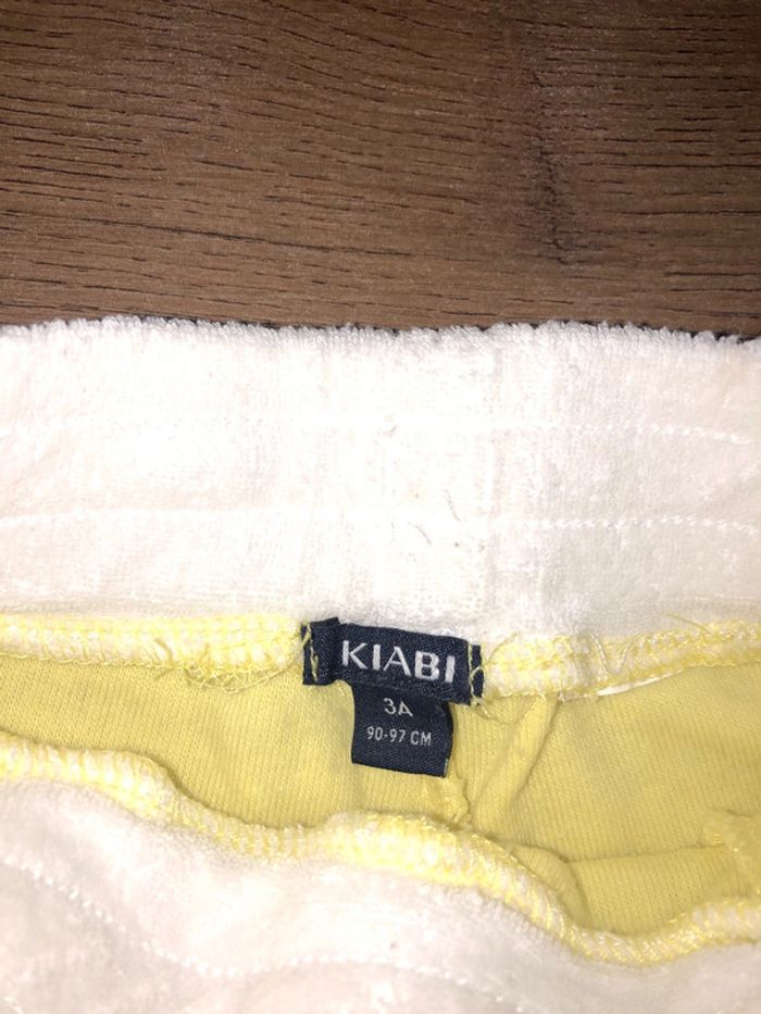 Short kiabi 🌺 taille 3 ans très bon état - photo numéro 2