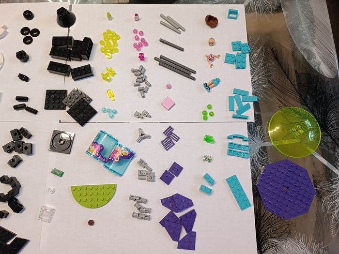 Lego Friends 41128 Le manège volant du parc d'attraction - photo numéro 4