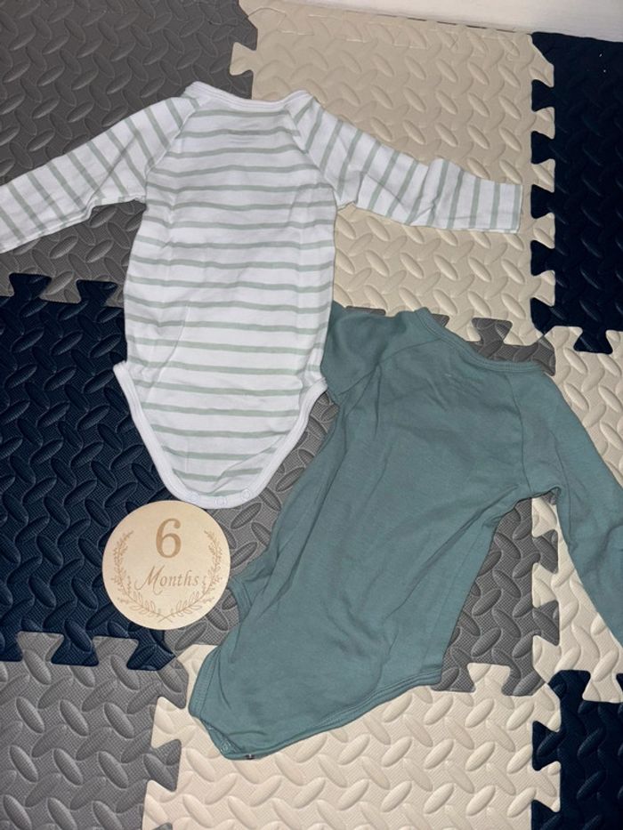 Lot/ensemble de 2 bodys vert / hiver 6 mois - photo numéro 4