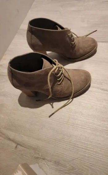 Chaussure à talons T.36