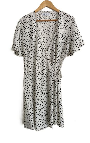 Robe cache coeur blanche et noire. Lefties. Taille 40 / 42